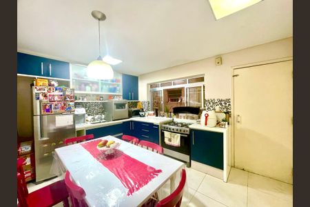 Casa à venda com 110m², 3 quartos e 1 vaga Casa à venda com 110m², 3 quartos e 1 vagaCozinha