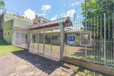 Casa à venda com 285m², 4 quartos e 2 vagasFachada