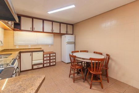 Casa à venda com 285m², 4 quartos e 2 vagasCozinha