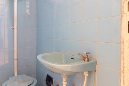 Casa à venda com 285m², 4 quartos e 2 vagasBanheiro externo