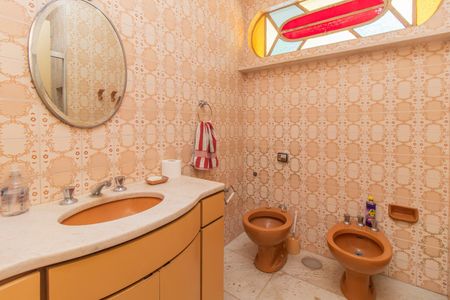 Casa à venda com 285m², 4 quartos e 2 vagasBanheiro Social