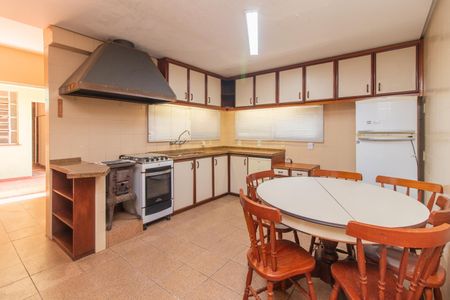 Casa à venda com 285m², 4 quartos e 2 vagasCozinha