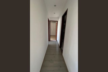 Corredor de apartamento para alugar com 2 quartos, 90m² em Centro, Duque de Caxias