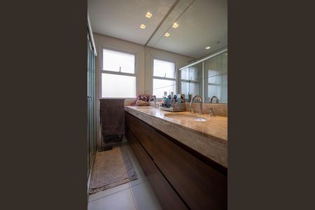 Apartamento à venda com 148m², 3 quartos e 3 vagasBanheiro Suíte 2 