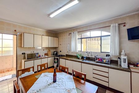 Casa para alugar com 280m², 3 quartos e 1 vagaCozinha