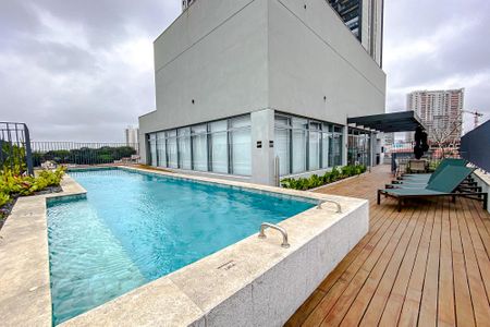 Studio à venda com 28m², 1 quarto e sem vagaÁrea comum - Piscina