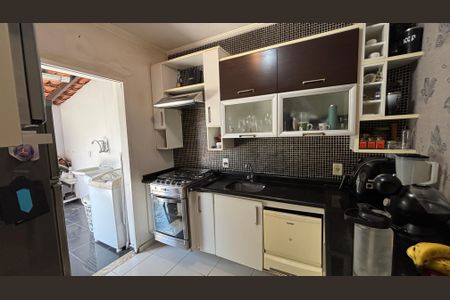 Casa à venda com 105m², 3 quartos e 2 vagasCozinha