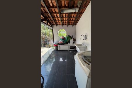 Casa à venda com 105m², 3 quartos e 2 vagasÁrea de Serviço