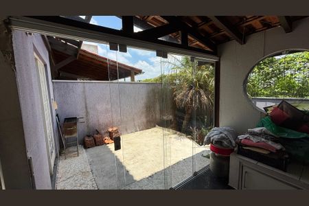 Casa à venda com 105m², 3 quartos e 2 vagasÁrea de Serviço