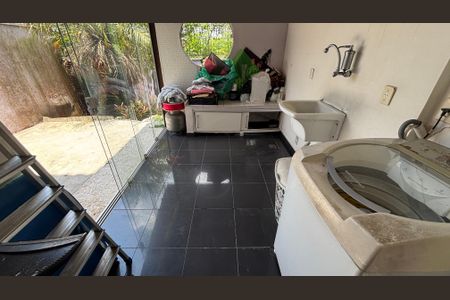 Casa à venda com 105m², 3 quartos e 2 vagasÁrea de Serviço