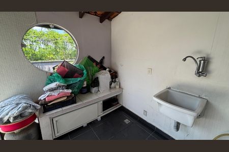 Casa à venda com 105m², 3 quartos e 2 vagasÁrea de Serviço