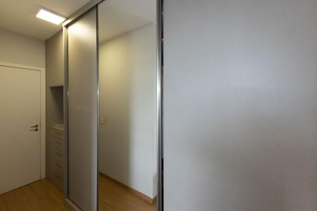 Apartamento à venda com 164m², 4 quartos e 3 vagasArmários da Suíte 1