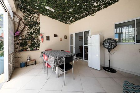 Casa para alugar com 200m², 4 quartos e 4 vagasÁrea gourmet