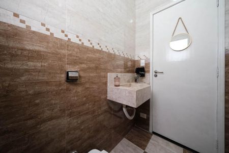 Casa para alugar com 200m², 4 quartos e 4 vagasLavabo