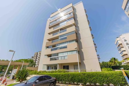 Apartamento à venda com 229m², 3 quartos e 2 vagas Apartamento à venda com 229m², 3 quartos e 2 vagasFachada