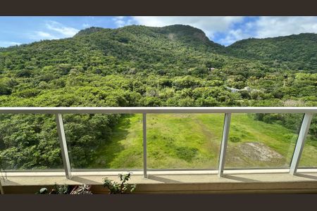 Apartamento à venda com 229m², 3 quartos e 2 vagas Apartamento à venda com 229m², 3 quartos e 2 vagasVaranda