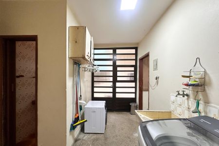 Casa à venda com 138m², 3 quartos e 2 vagasÁrea de Serviço