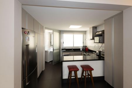 Apartamento à venda com 104m², 2 quartos e 2 vagas Apartamento à venda com 104m², 2 quartos e 2 vagasCozinha