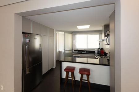 Apartamento à venda com 104m², 2 quartos e 2 vagas Apartamento à venda com 104m², 2 quartos e 2 vagasCozinha