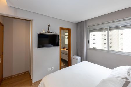 Apartamento à venda com 104m², 2 quartos e 2 vagas Apartamento à venda com 104m², 2 quartos e 2 vagasSuíte