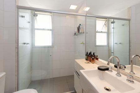 Apartamento à venda com 104m², 2 quartos e 2 vagas Apartamento à venda com 104m², 2 quartos e 2 vagasSuíte