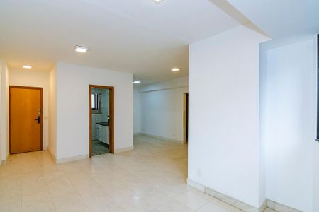 Sala de apartamento para alugar com 2 quartos, 75m² em Belvedere, Belo Horizonte