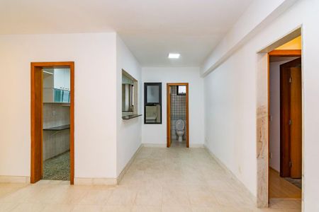 Apartamento para alugar com 75m², 2 quartos e 1 vagaSala