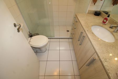 Apartamento à venda com 143m², 3 quartos e 2 vagasQuarto 2 - Banheiro