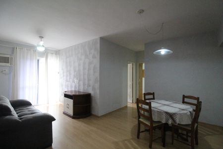 Sala de apartamento para alugar com 2 quartos, 78m² em Barra da Tijuca, Rio de Janeiro