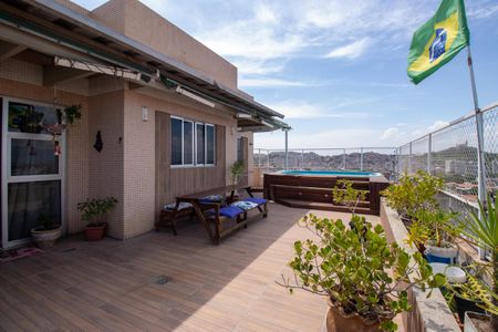 Apartamento à venda com 240m², 3 quartos e 2 vagasVaranda