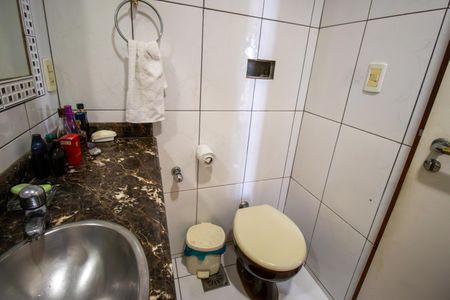 Apartamento à venda com 240m², 3 quartos e 2 vagasBanheiro Social