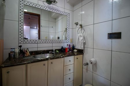 Apartamento à venda com 240m², 3 quartos e 2 vagasBanheiro Social