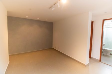 Sala de apartamento para alugar com 2 quartos, 56m² em Santa Rosa, Niterói