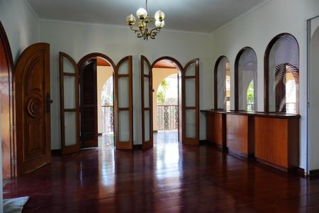 Casa para alugar com 313m², 3 quartos e 4 vagasSala