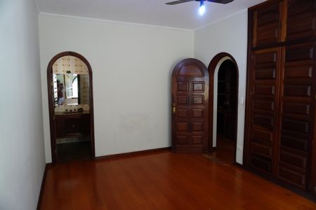 Casa para alugar com 313m², 3 quartos e 4 vagasSuíte