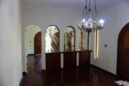 Casa para alugar com 313m², 3 quartos e 4 vagasSala