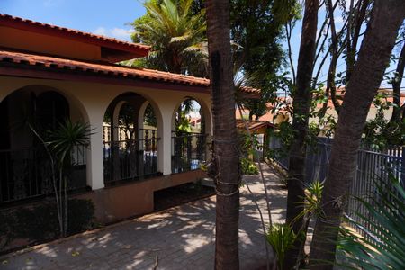 Casa para alugar com 313m², 3 quartos e 4 vagasQuintal