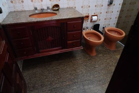 Casa para alugar com 313m², 3 quartos e 4 vagasBanheiro 1