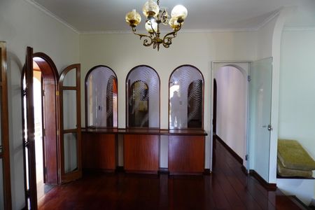 Casa para alugar com 313m², 3 quartos e 4 vagasSala