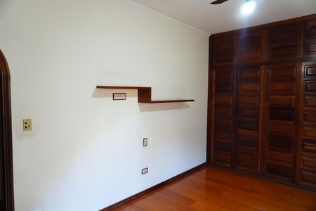 Casa para alugar com 313m², 3 quartos e 4 vagasQuarto 2