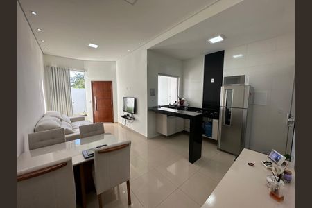 Sala de casa à venda com 2 quartos, 105m² em Jardim Imperial, Lagoa Santa