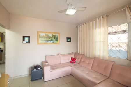 Casa para alugar com 240m², 2 quartos e 2 vagasSala