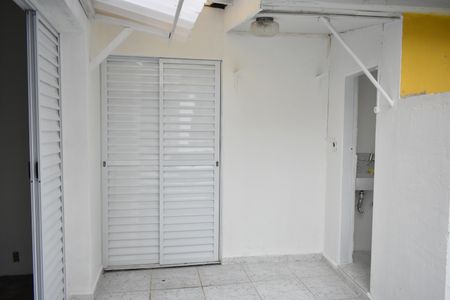 Casa para alugar com 250m², 2 quartos e sem vagavaranda