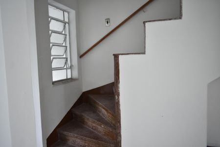 Casa para alugar com 250m², 2 quartos e sem vagaEscada