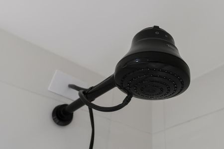 Banheiro de kitnet/studio para alugar com 1 quarto, 32m² em Tucuruvi, São Paulo