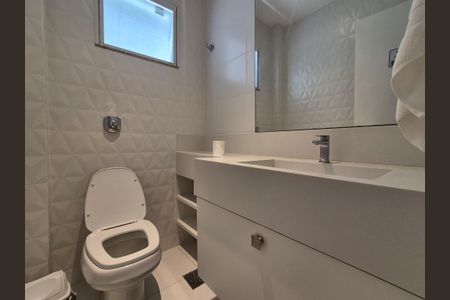 Casa de condomínio à venda com 350m², 4 quartos e 3 vagas Casa de condomínio à venda com 350m², 4 quartos e 3 vagasLavabo