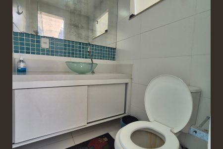 Casa de condomínio à venda com 350m², 4 quartos e 3 vagas Casa de condomínio à venda com 350m², 4 quartos e 3 vagasLavabo 2