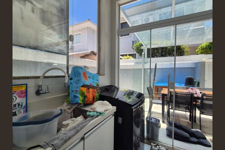 Casa de condomínio à venda com 350m², 4 quartos e 3 vagas Casa de condomínio à venda com 350m², 4 quartos e 3 vagasÁrea de Serviço