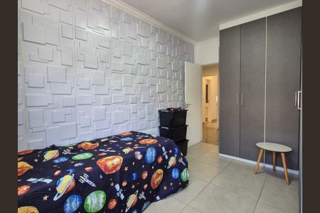 Casa de condomínio à venda com 350m², 4 quartos e 3 vagas Casa de condomínio à venda com 350m², 4 quartos e 3 vagasQuarto