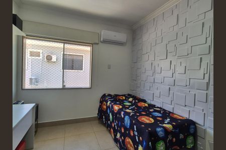 Casa de condomínio à venda com 350m², 4 quartos e 3 vagas Casa de condomínio à venda com 350m², 4 quartos e 3 vagasQuarto